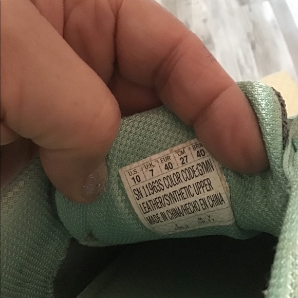 Skechers air cooled lite weight sneaker size 10 - Picture 10 of 12